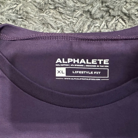 Alphalete crop workout tee - Picture 2 of 3